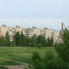 P1610264.JPG, зелёные джунгли в микрорайоне Вышка 2, город Пермь, 2005-2006 год